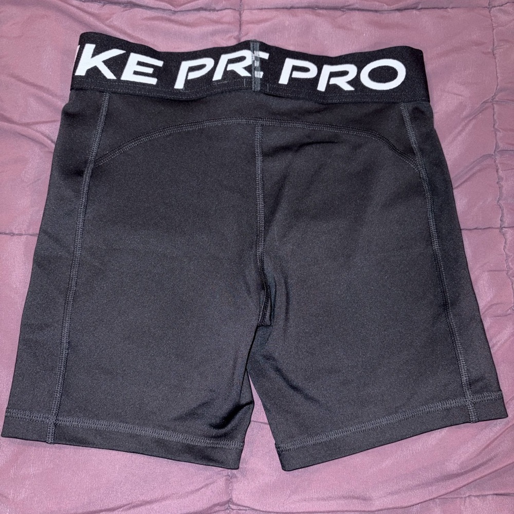 Nike Black Dri-FIT Performance Shorts Youth Large - Picture 2 of 4